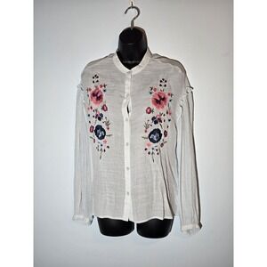Charming Charlie Women's Blue Floral‎ Embroidered Long Sleeve Button Up Size M